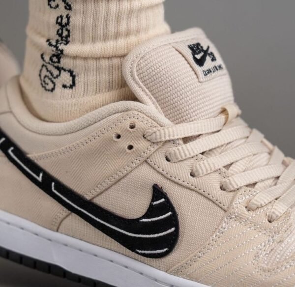 Nike Sb Dunk Low (Pearl White) - Image 3