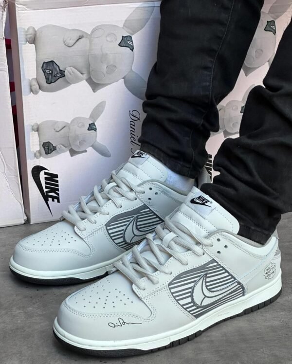 Daniel Arsham x Nike Sb Dunk - Image 3