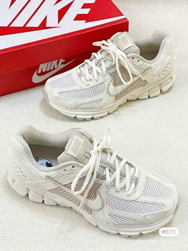 Nike Vomero - Beige - Image 2
