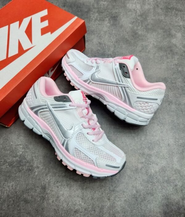 Nike Vomero - Pink - Image 4
